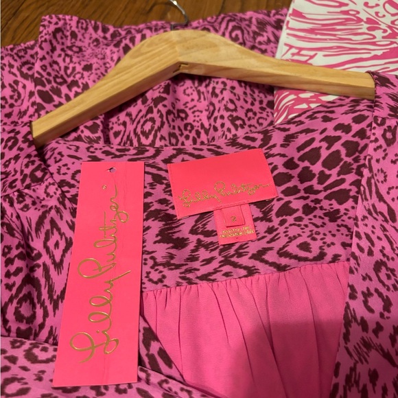 NEW! Lilly Pulitzer Deacon 3/4 Sleeve V Neck Cerise Pink Pattern Play Size 2 - Picture 14 of 15